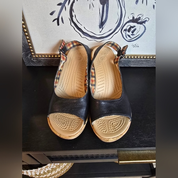 Crocs Women's A Leigh Cork Wedge Sandals Slingback Peep-Toe Black Sz 8 - Picture 5 of 7